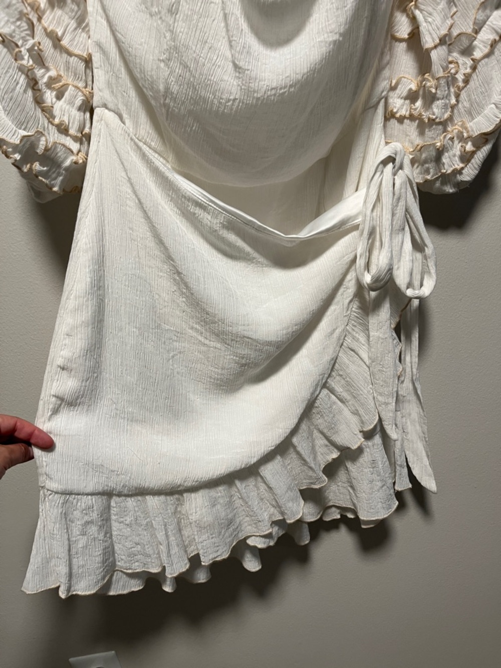 SABO SKIRT Cream Mini Wrap Dress, Off-the-Shoulder, Ruffle Sleeves, Size L - Picture 5 of 10